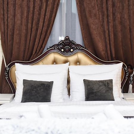 Hotel Palace Велика Кладуша Екстериор снимка
