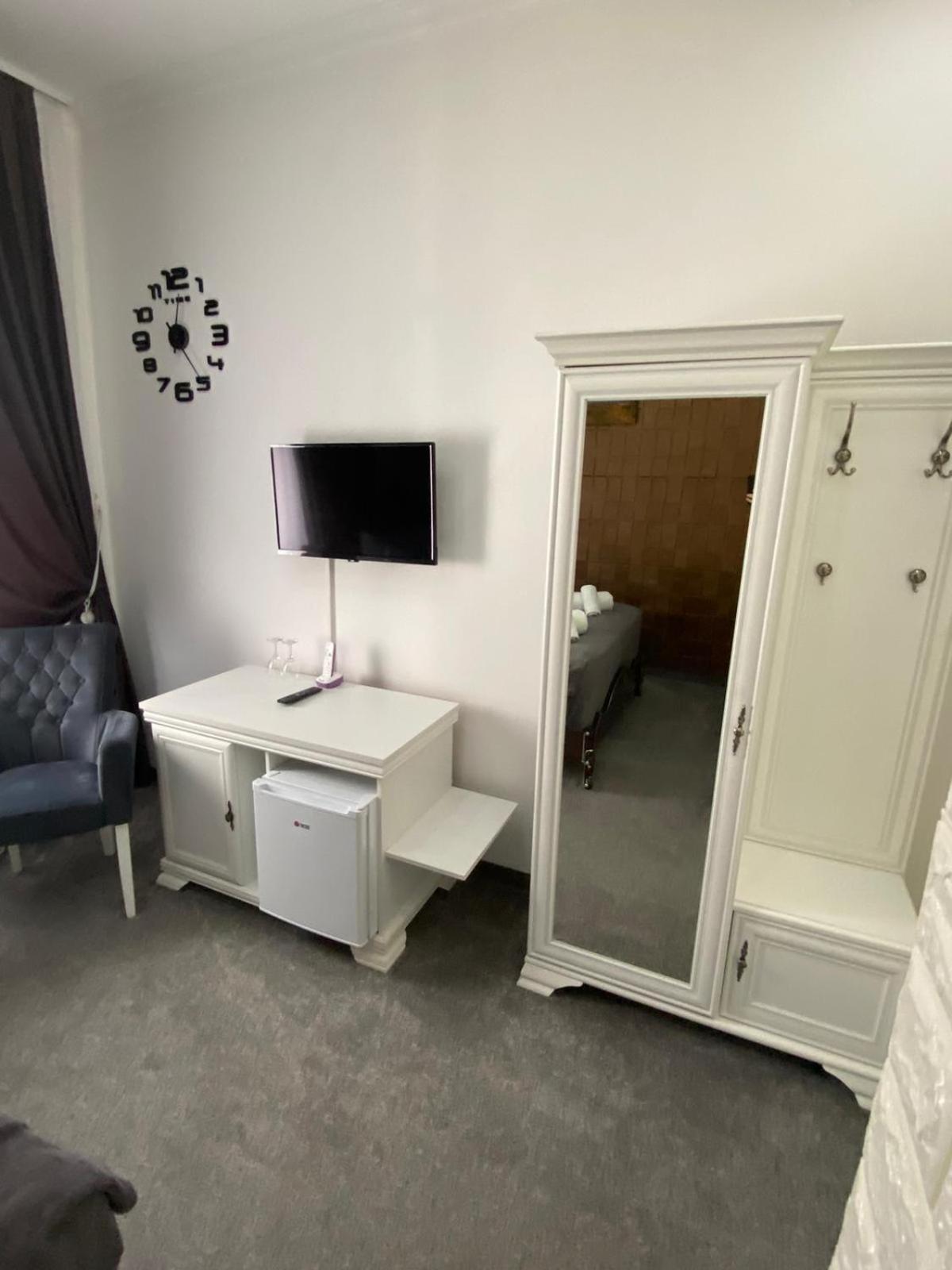 Hotel Palace Велика Кладуша Екстериор снимка
