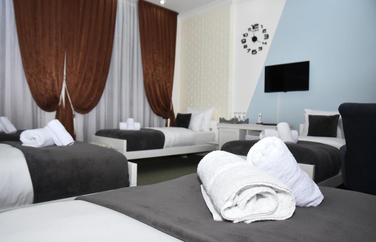 Hotel Palace Велика Кладуша Екстериор снимка
