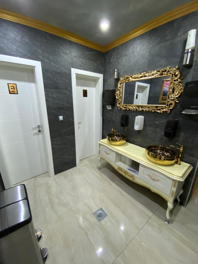 Hotel Palace Велика Кладуша Екстериор снимка